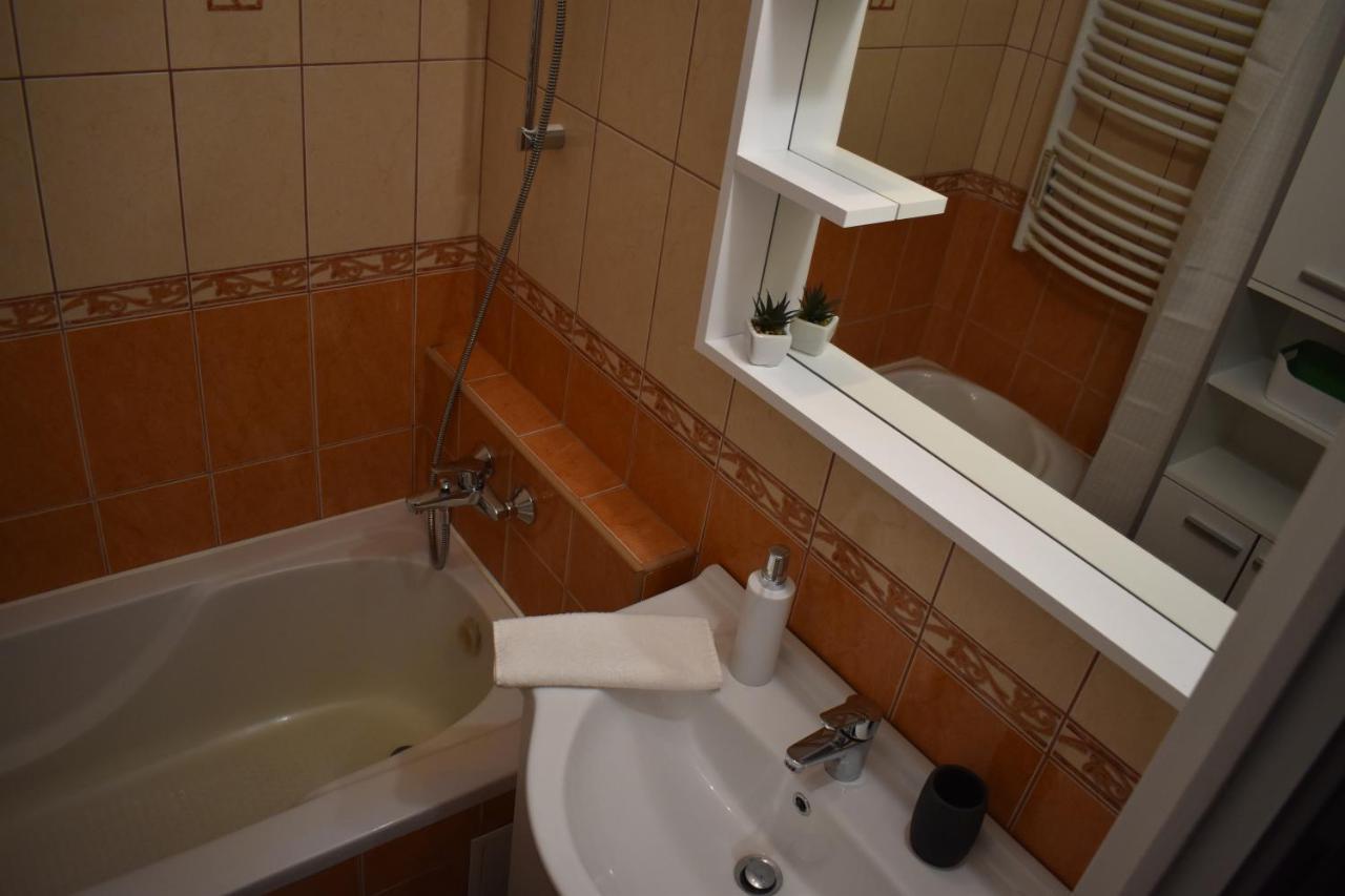 Frezia Apartman Mako Exterior photo
